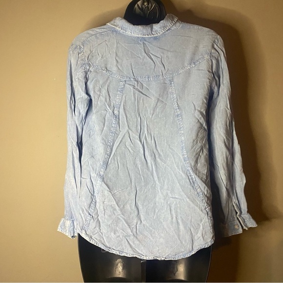 STYLE Envy Blue long sleeve button down hi-low blouse - Picture 5 of 6